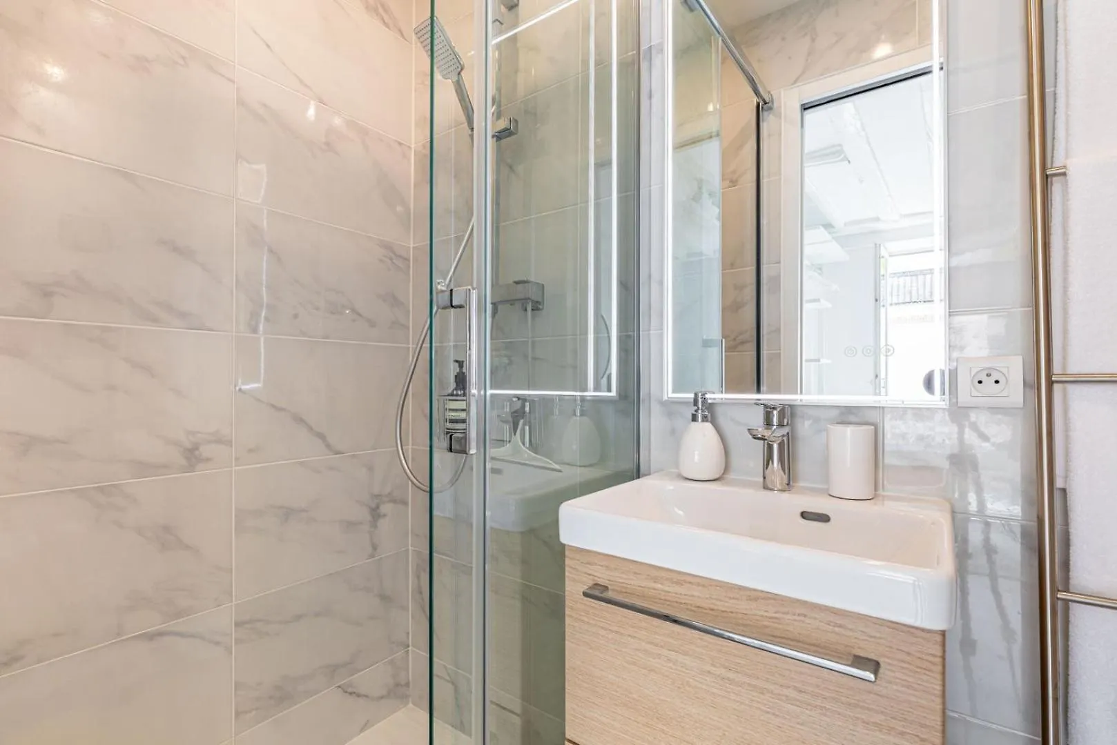 Guestready - Lumineux A Lejlighed Paris